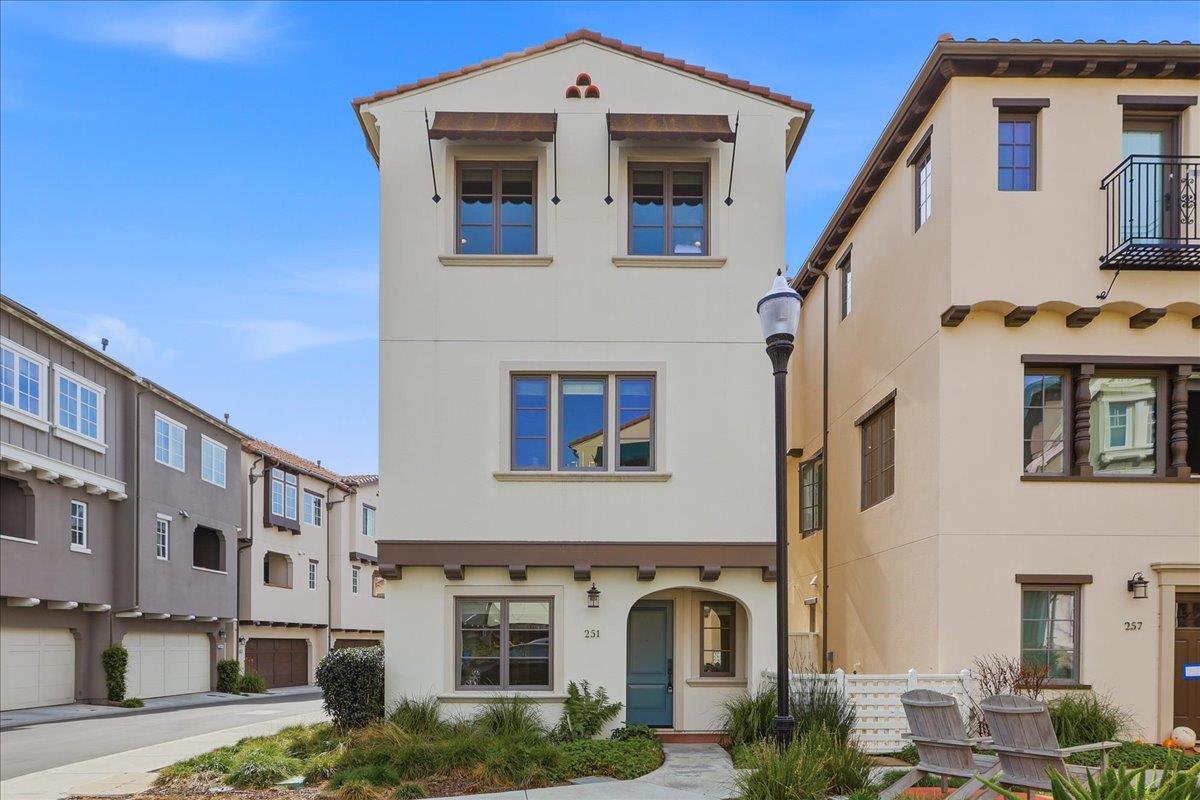 Front Image Thumbnail for ML82036442