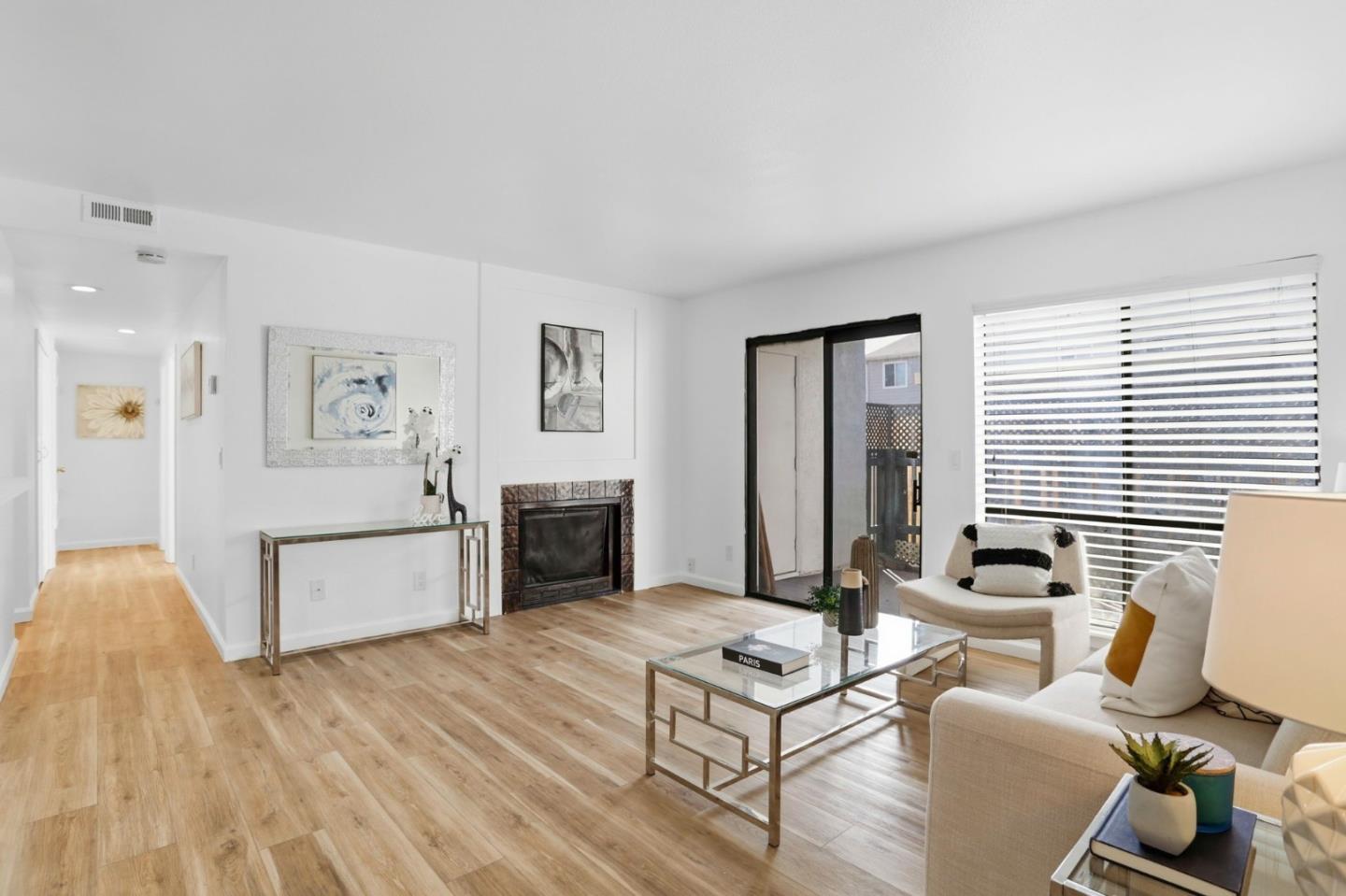 Front Image Thumbnail for ML82036454