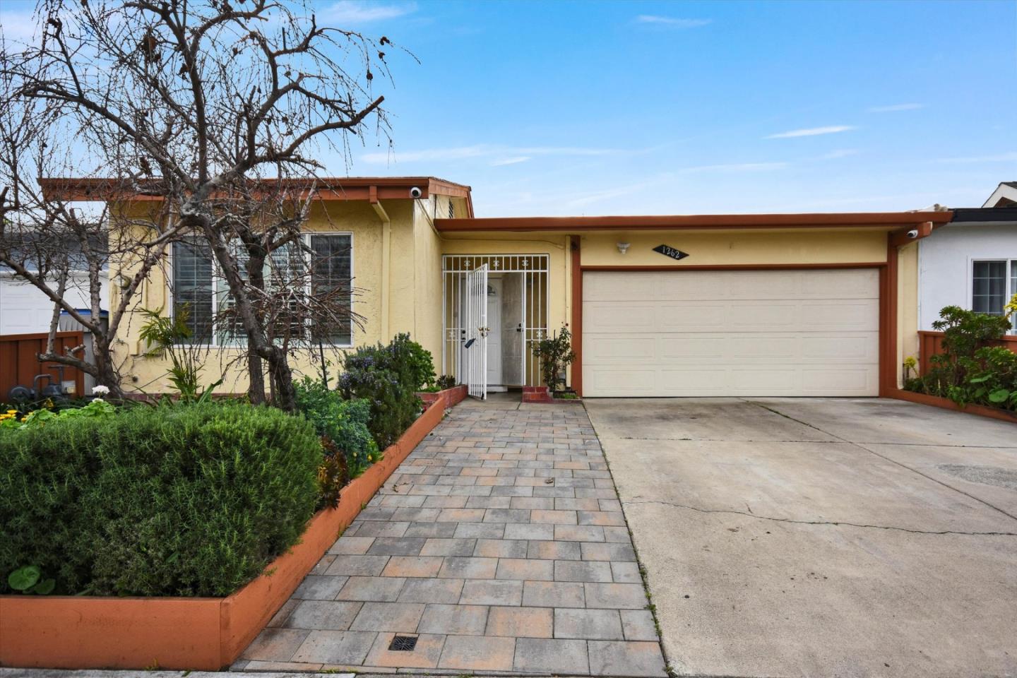 Front Image Thumbnail for ML82036460