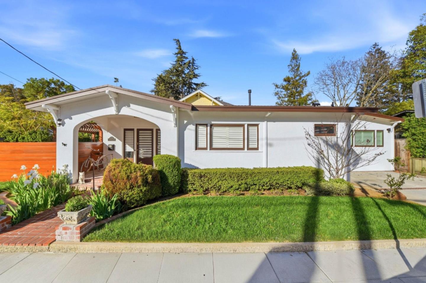 Front Image Thumbnail for ML82036489