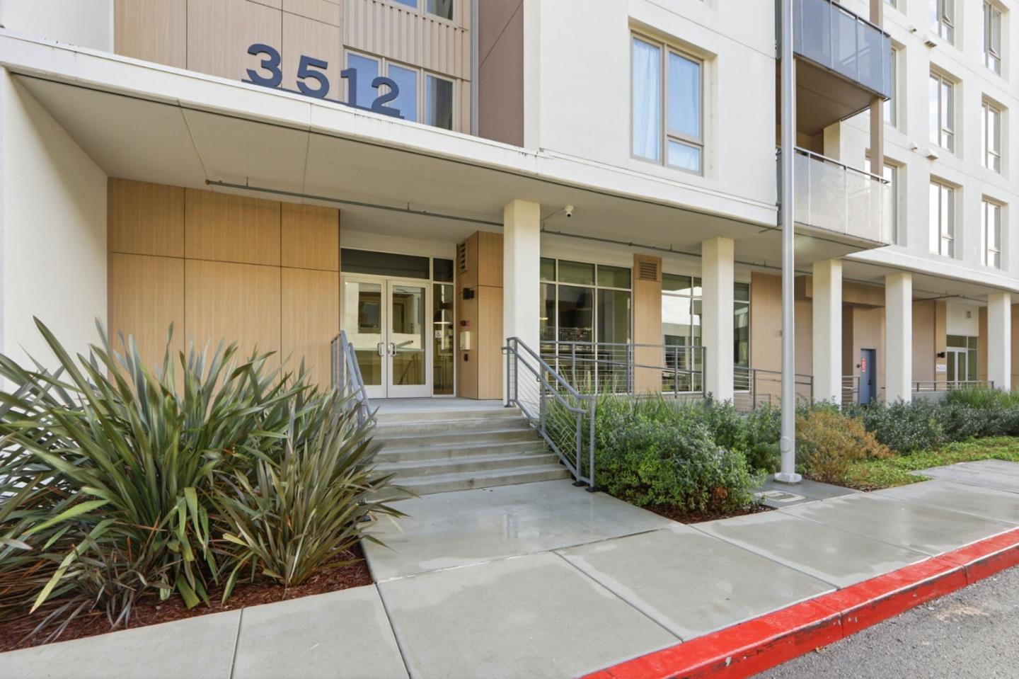 Front Image Thumbnail for ML82036493