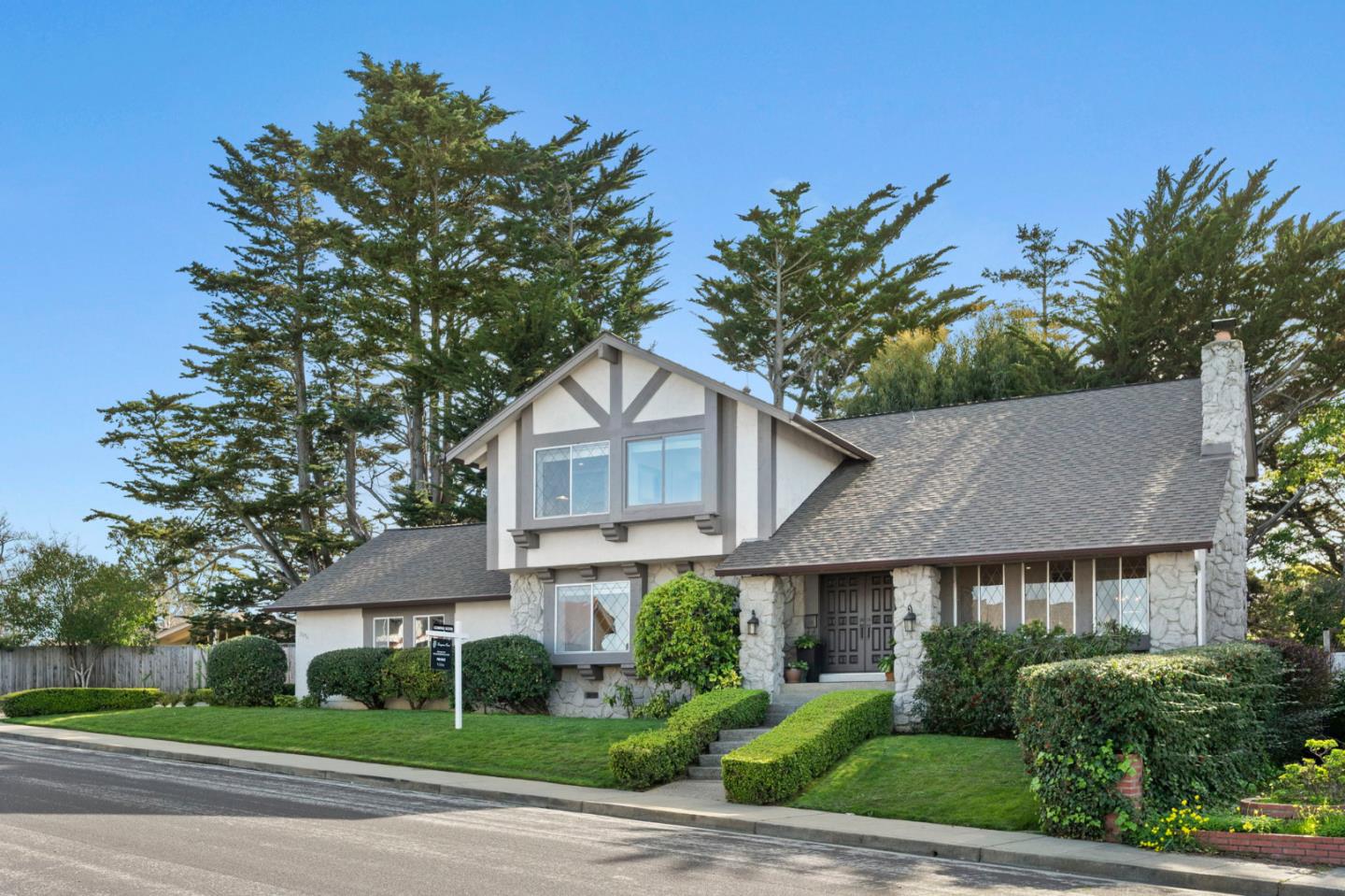 Front Image Thumbnail for ML82036584