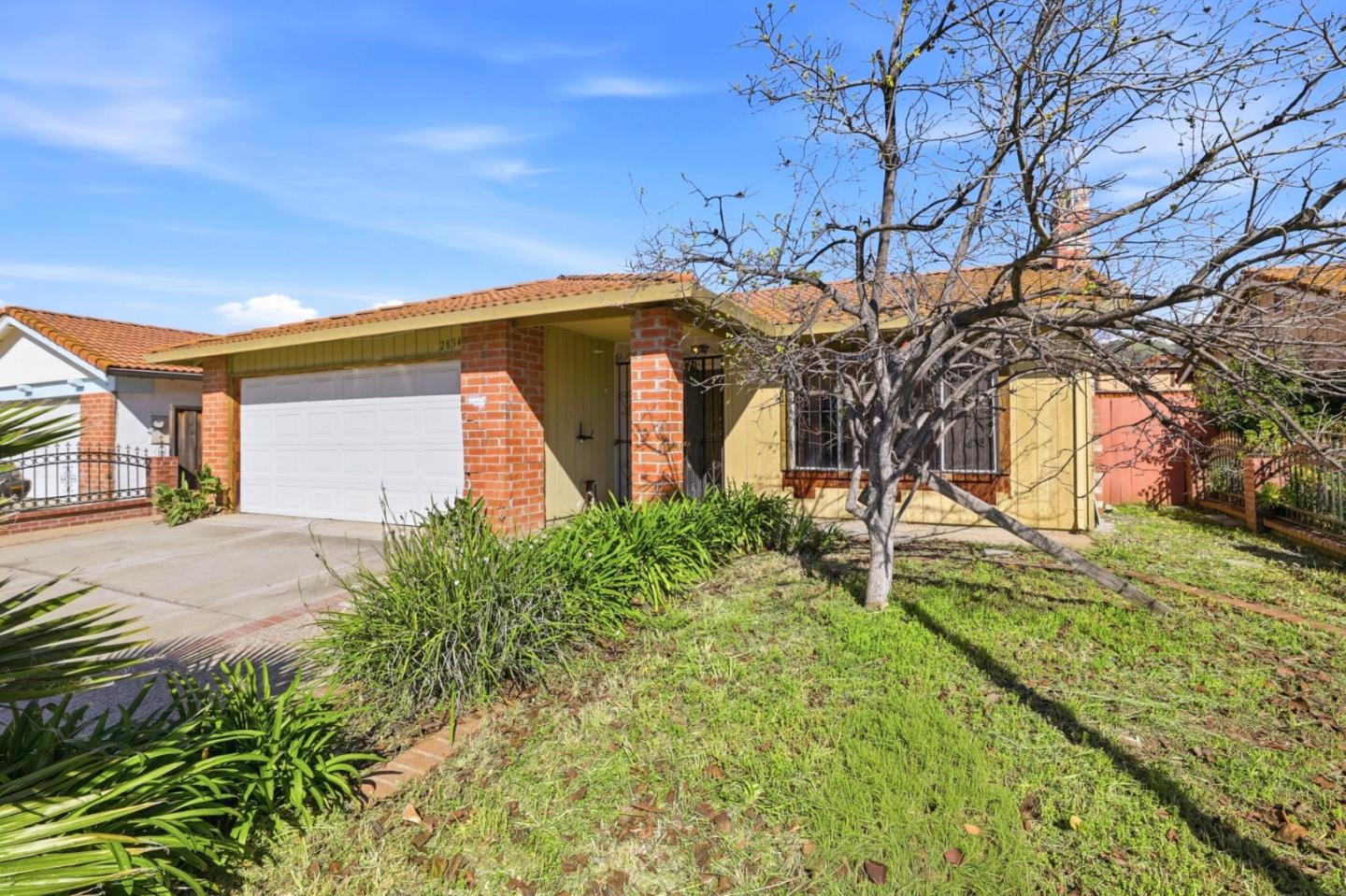 Front Image Thumbnail for ML82036588