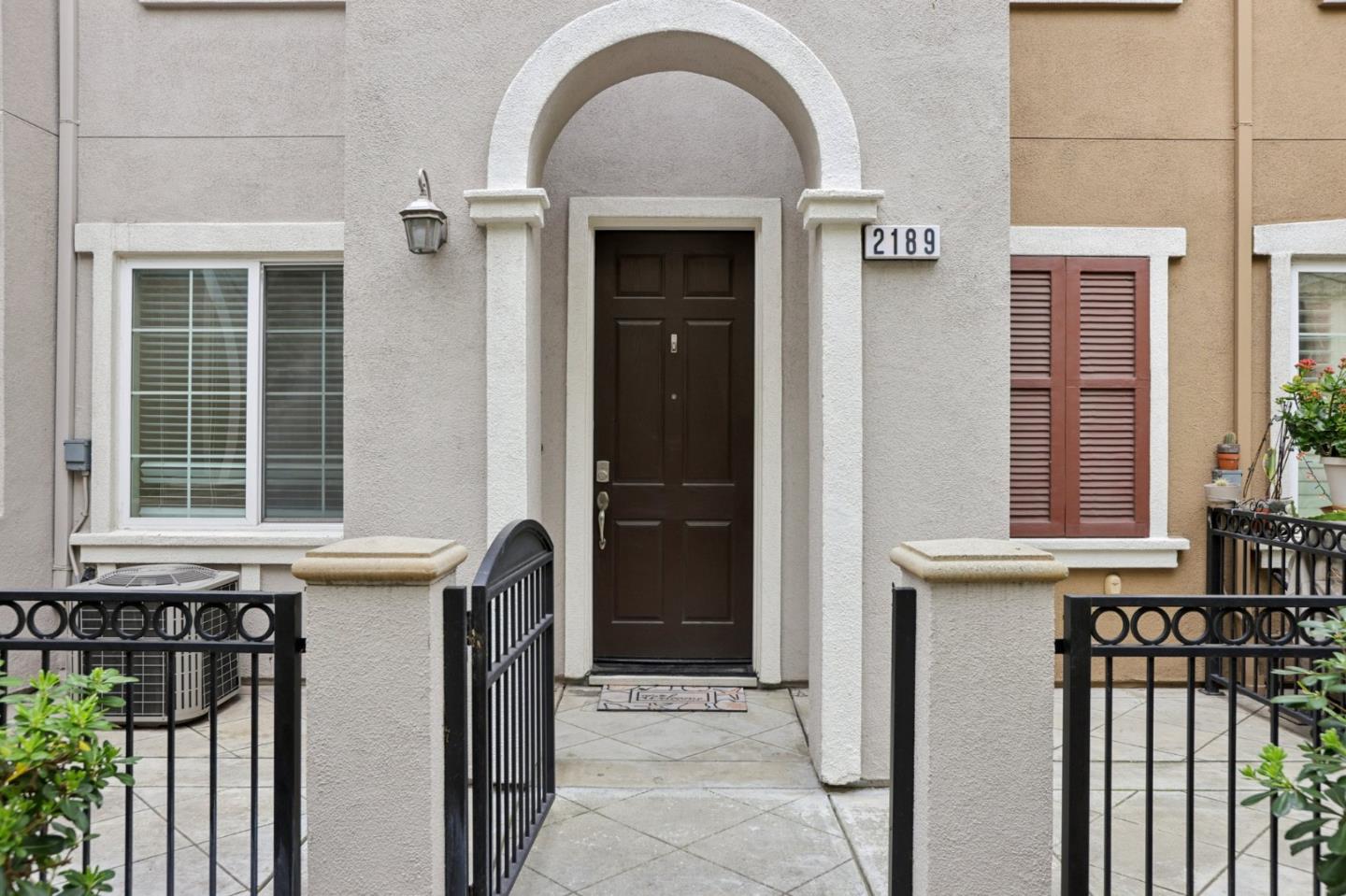 Front Image Thumbnail for ML82036589