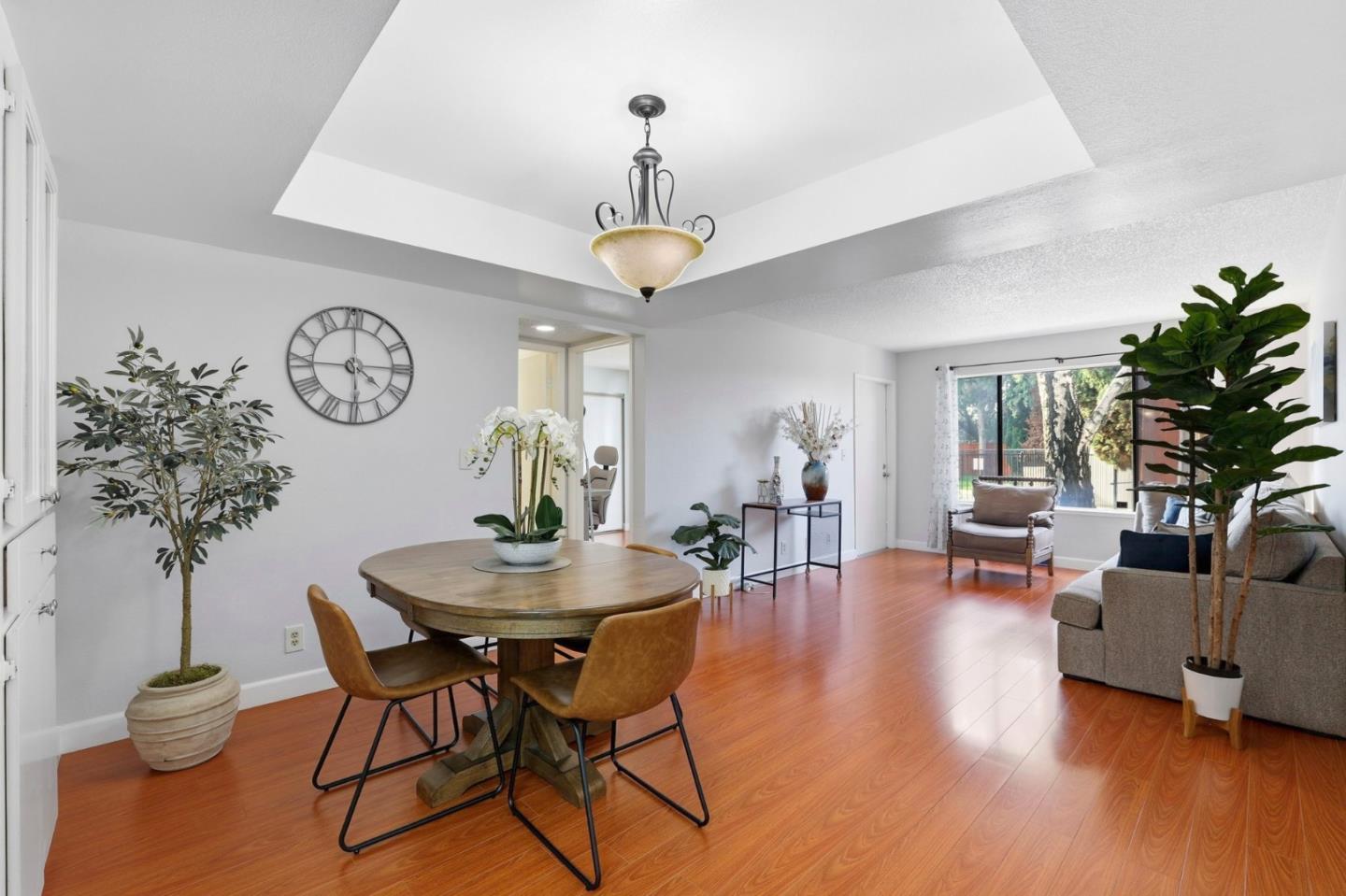 Front Image Thumbnail for ML82036601