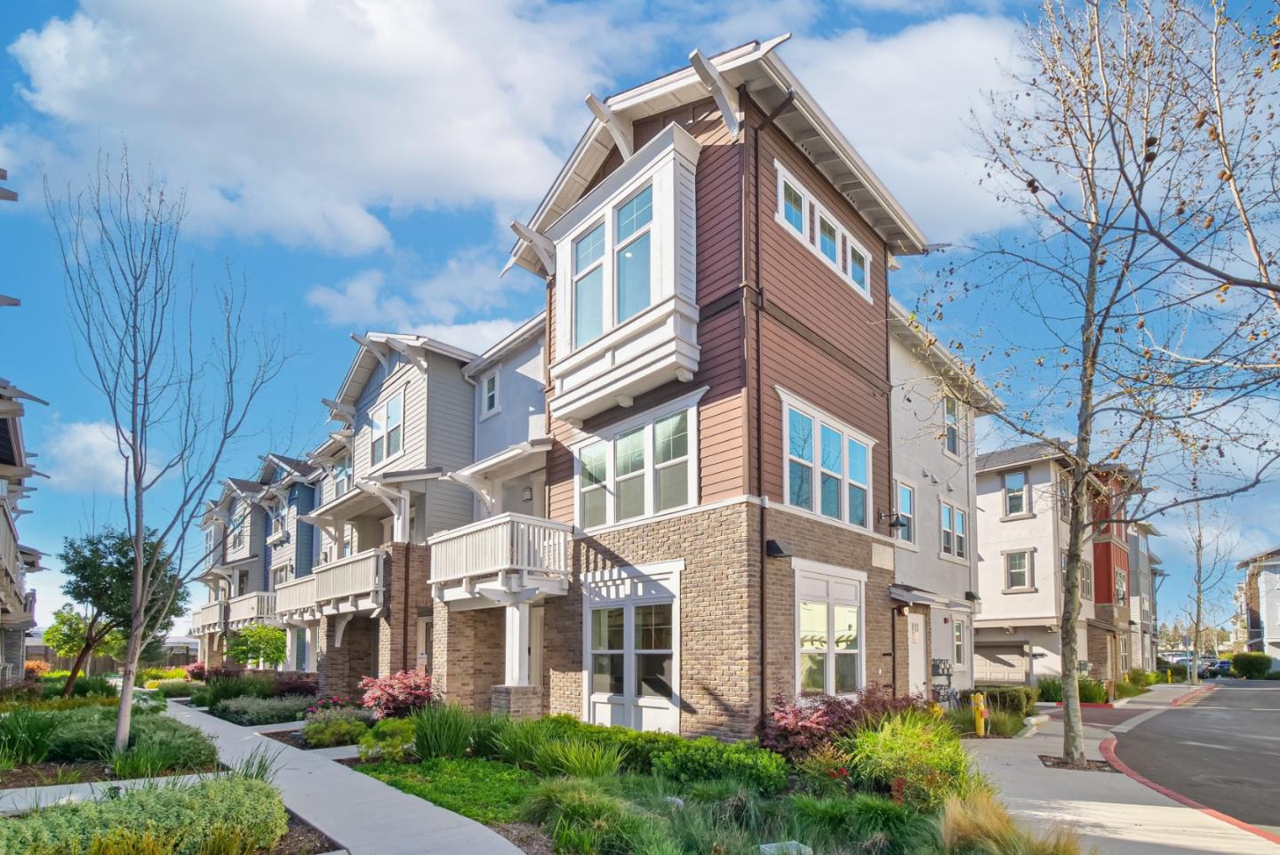 Front Image Thumbnail for ML82036682