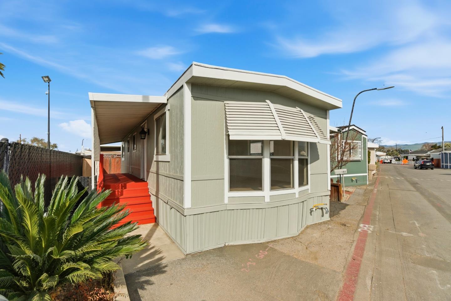 Front Image Thumbnail for ML82036699