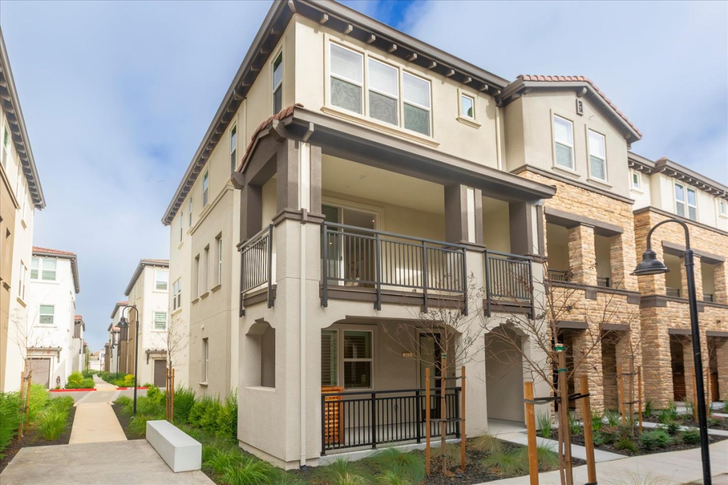 Front Image Thumbnail for ML82036787