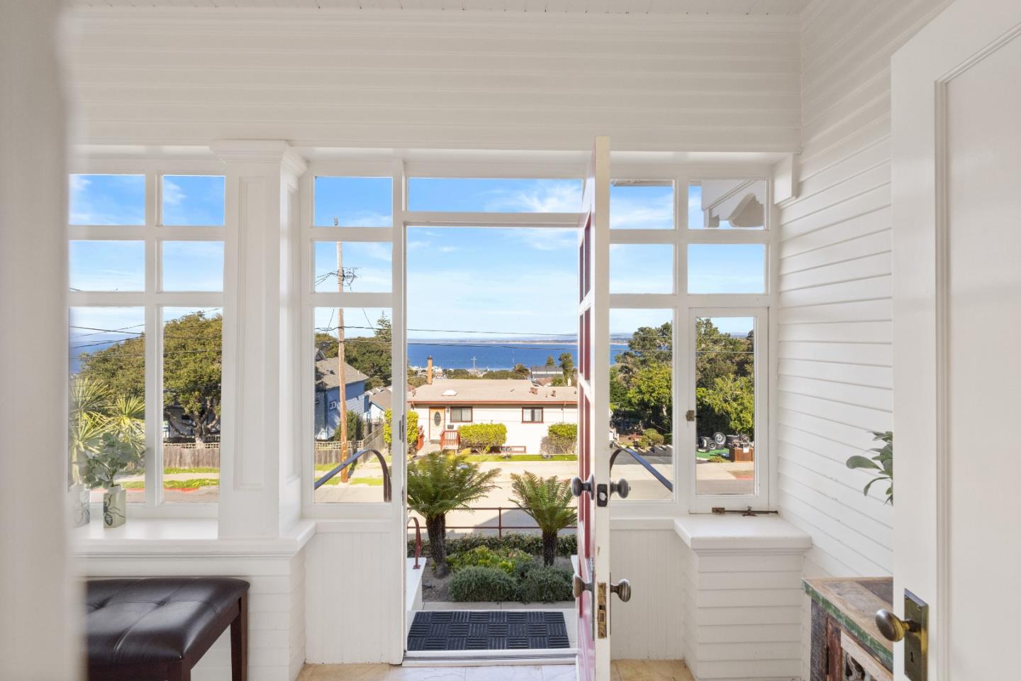 Front Image Thumbnail for ML82036818