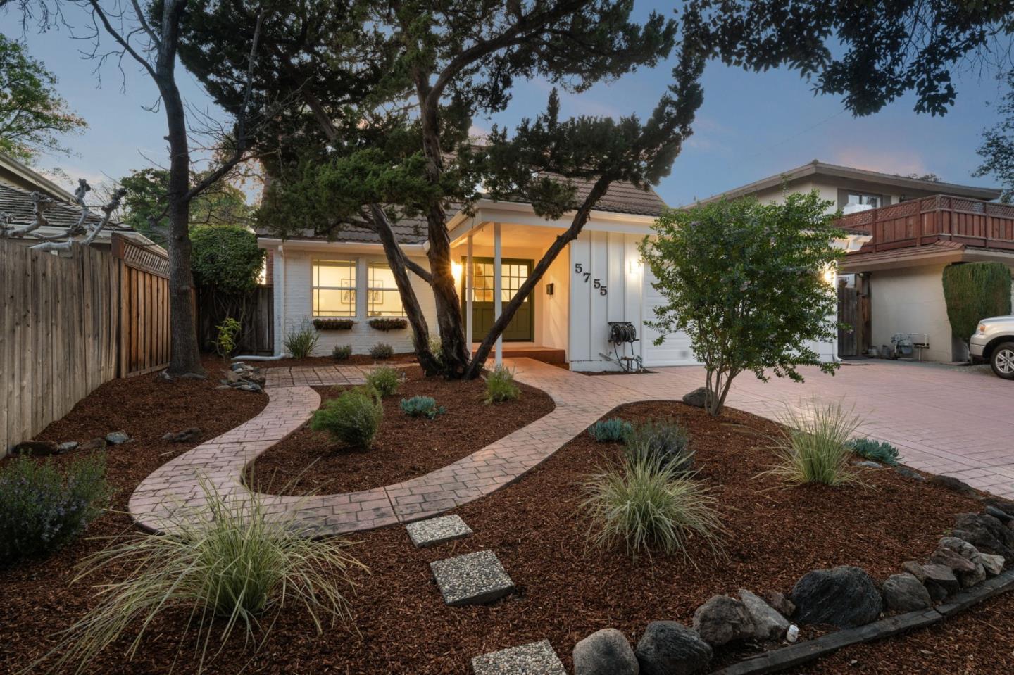 Front Image Thumbnail for ML82036829