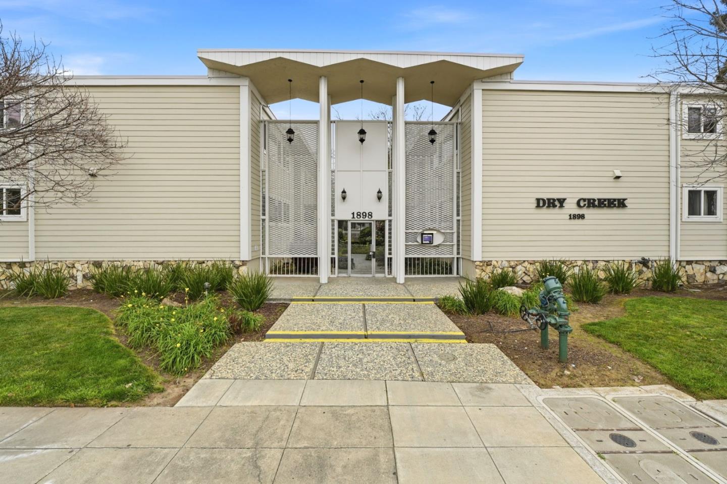 Front Image Thumbnail for ML82036835