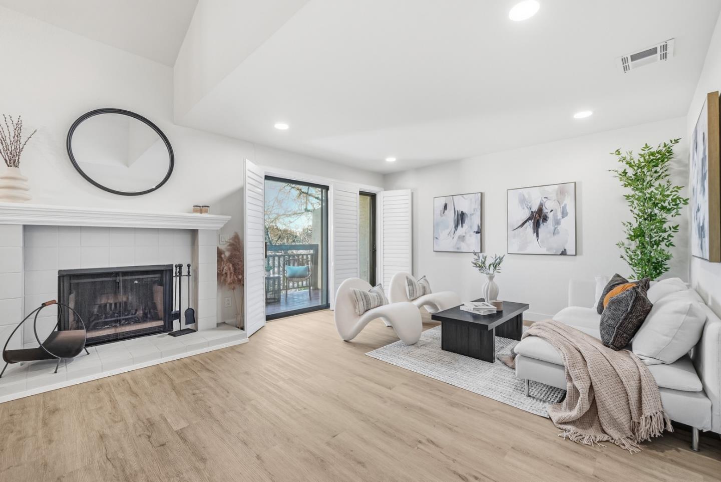 Front Image Thumbnail for ML82036857