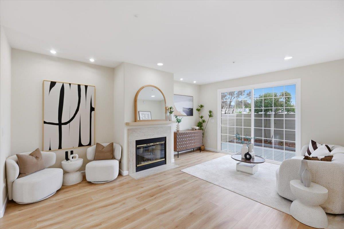Front Image Thumbnail for ML82036939