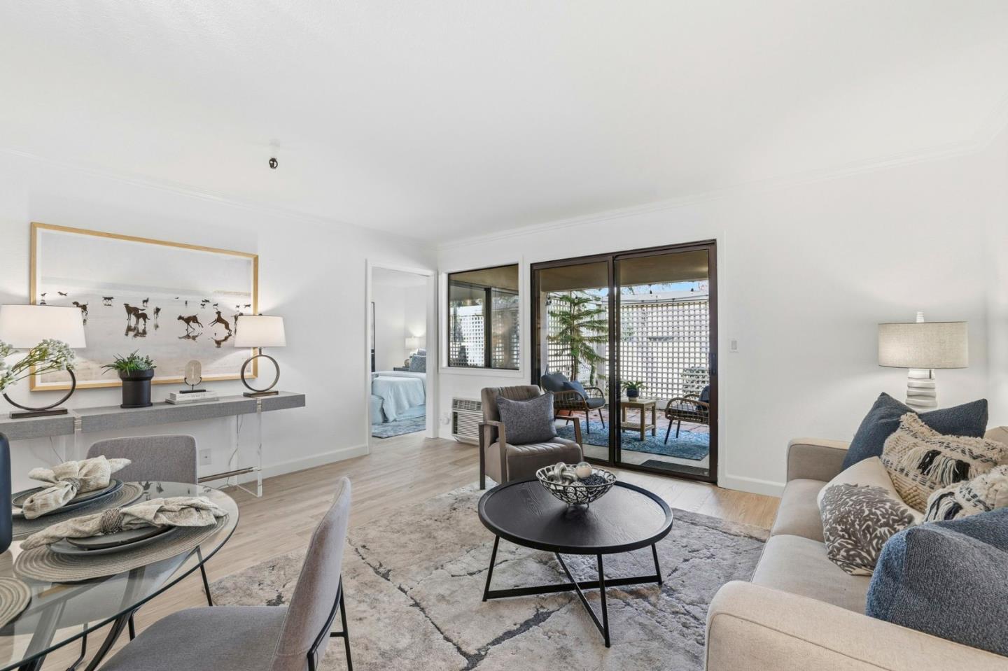 Front Image Thumbnail for ML82036944