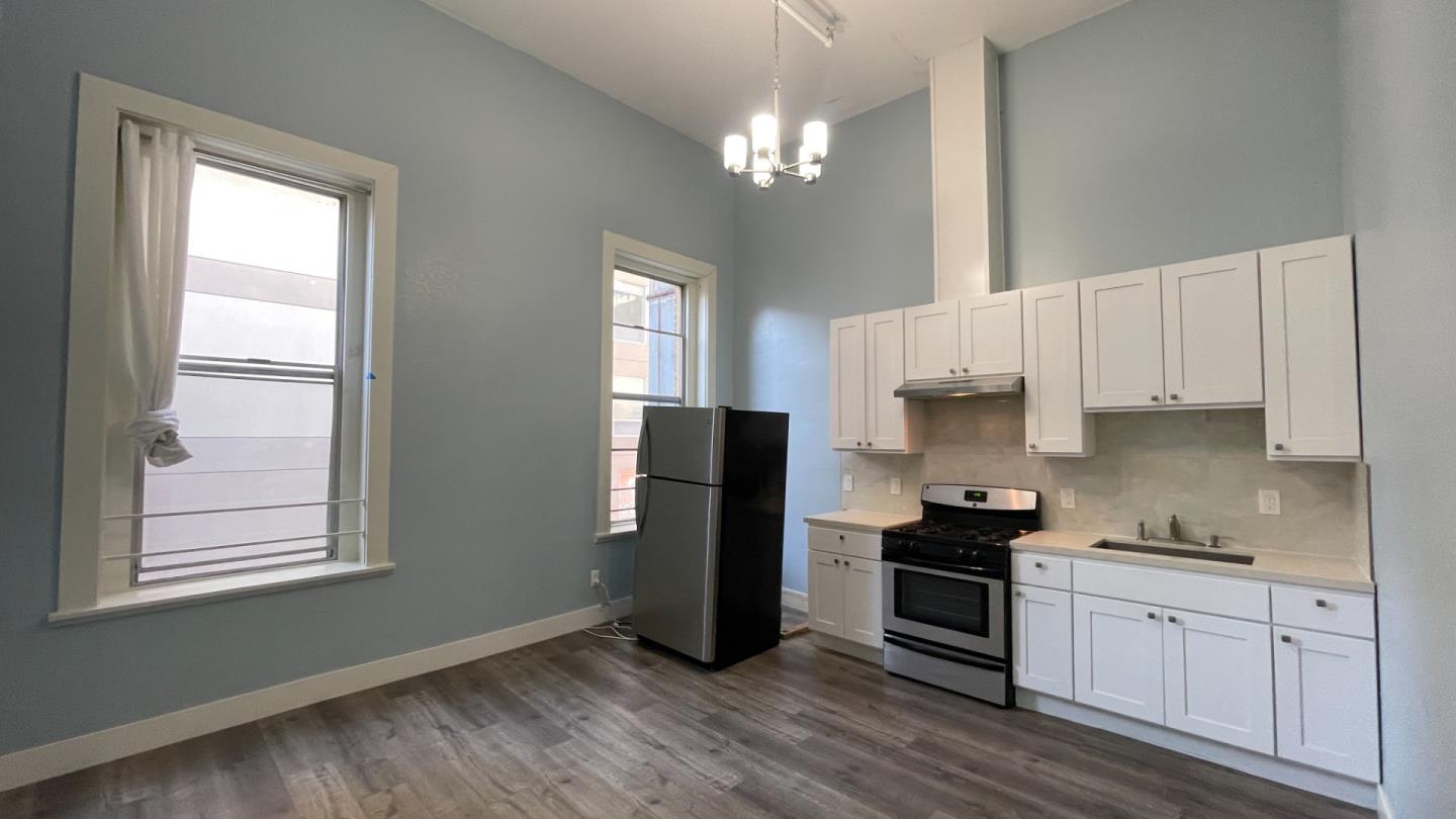 Front Image Thumbnail for ML82036947