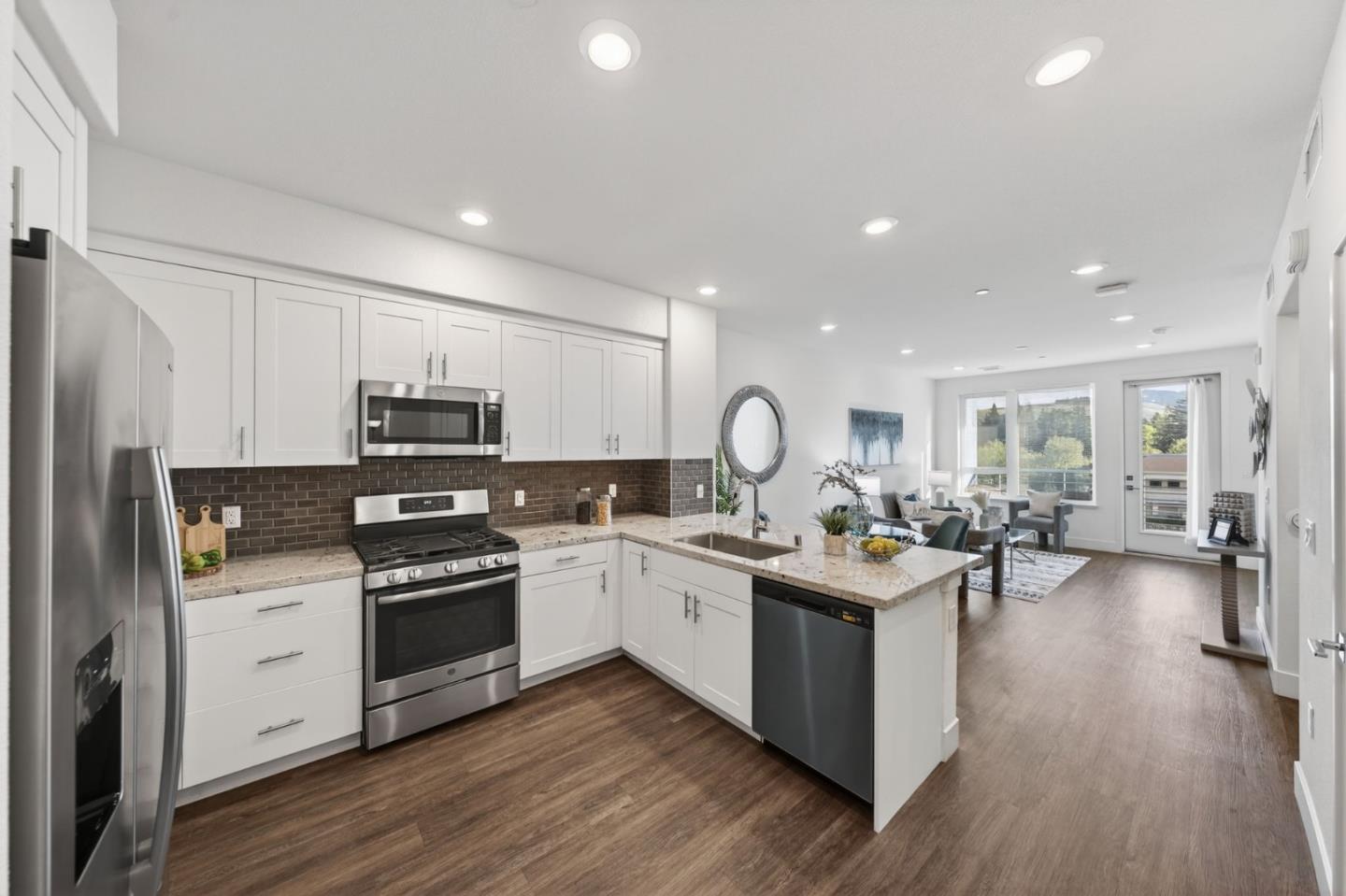 Front Image Thumbnail for ML82036948