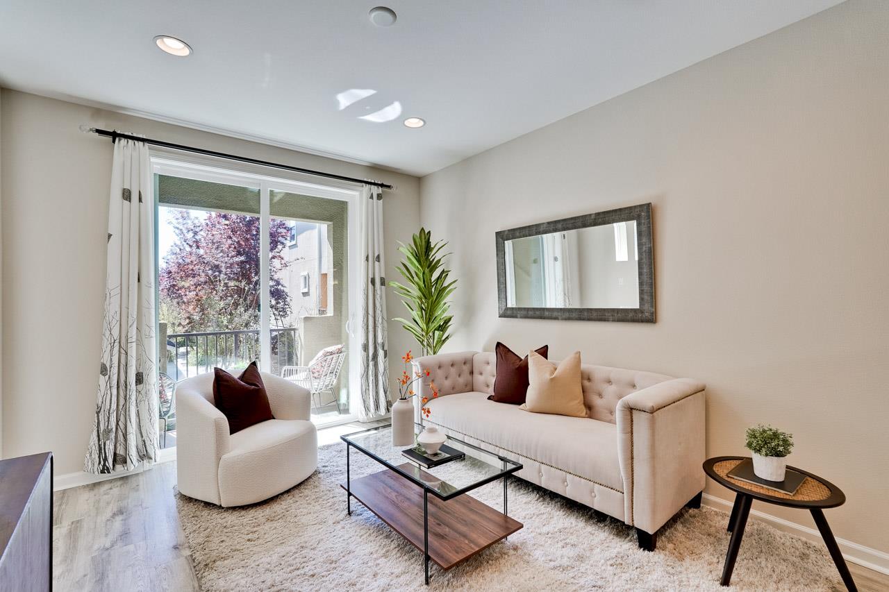 Front Image Thumbnail for ML82036966