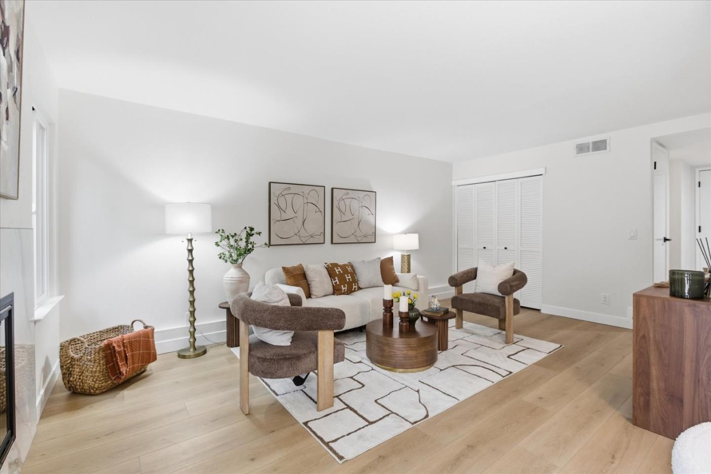 Front Image Thumbnail for ML82036988