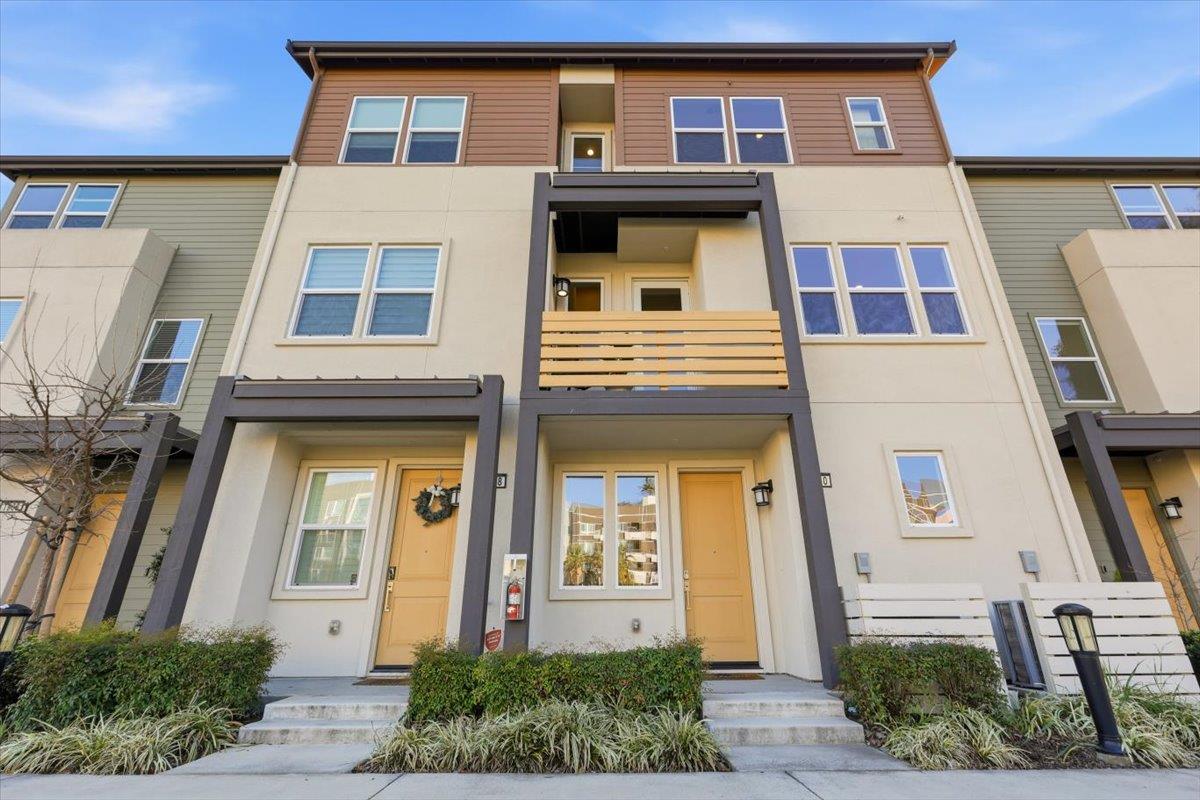 Front Image Thumbnail for ML82037052