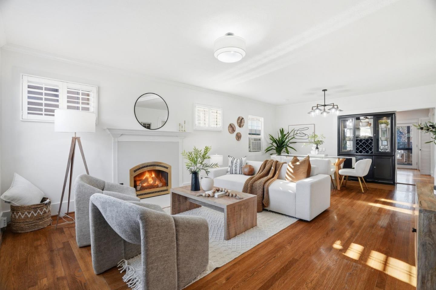 Front Image Thumbnail for ML82037100