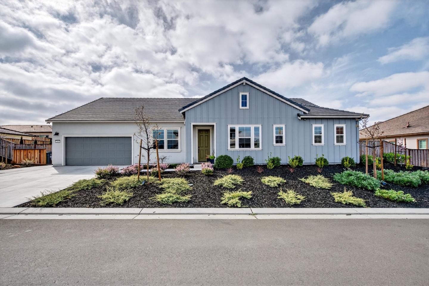 Front Image Thumbnail for ML82037107