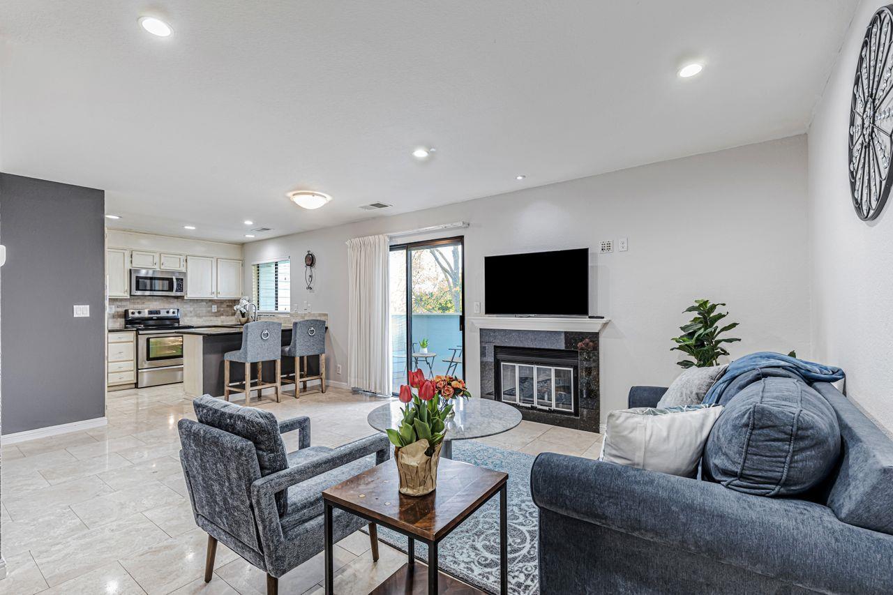 Front Image Thumbnail for ML82037190