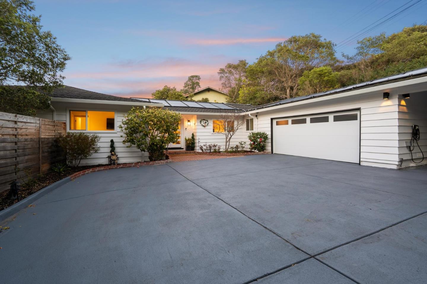 Front Image Thumbnail for ML82037274