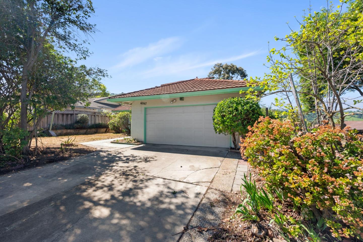 Front Image Thumbnail for ML82037276