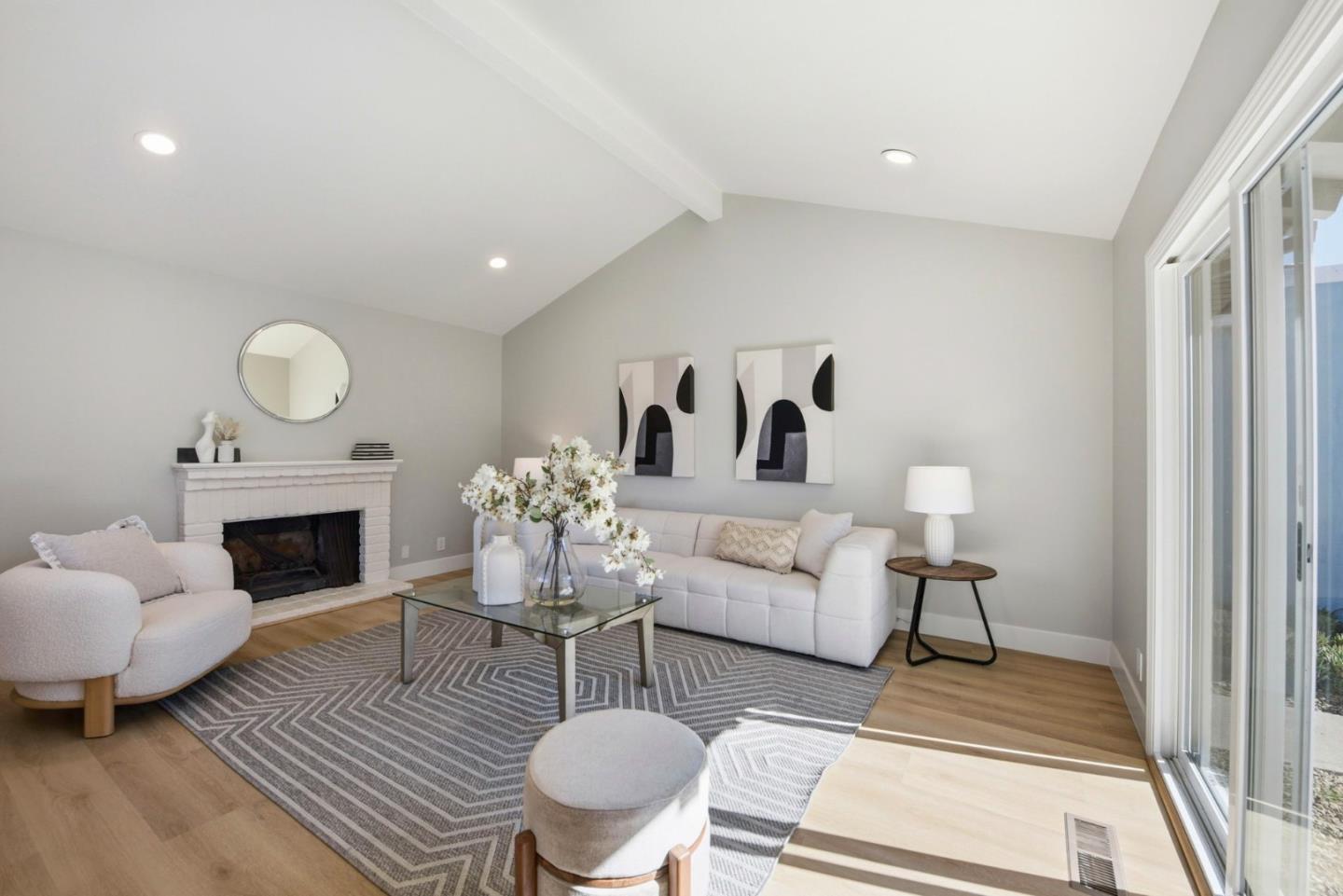 Front Image Thumbnail for ML82037285