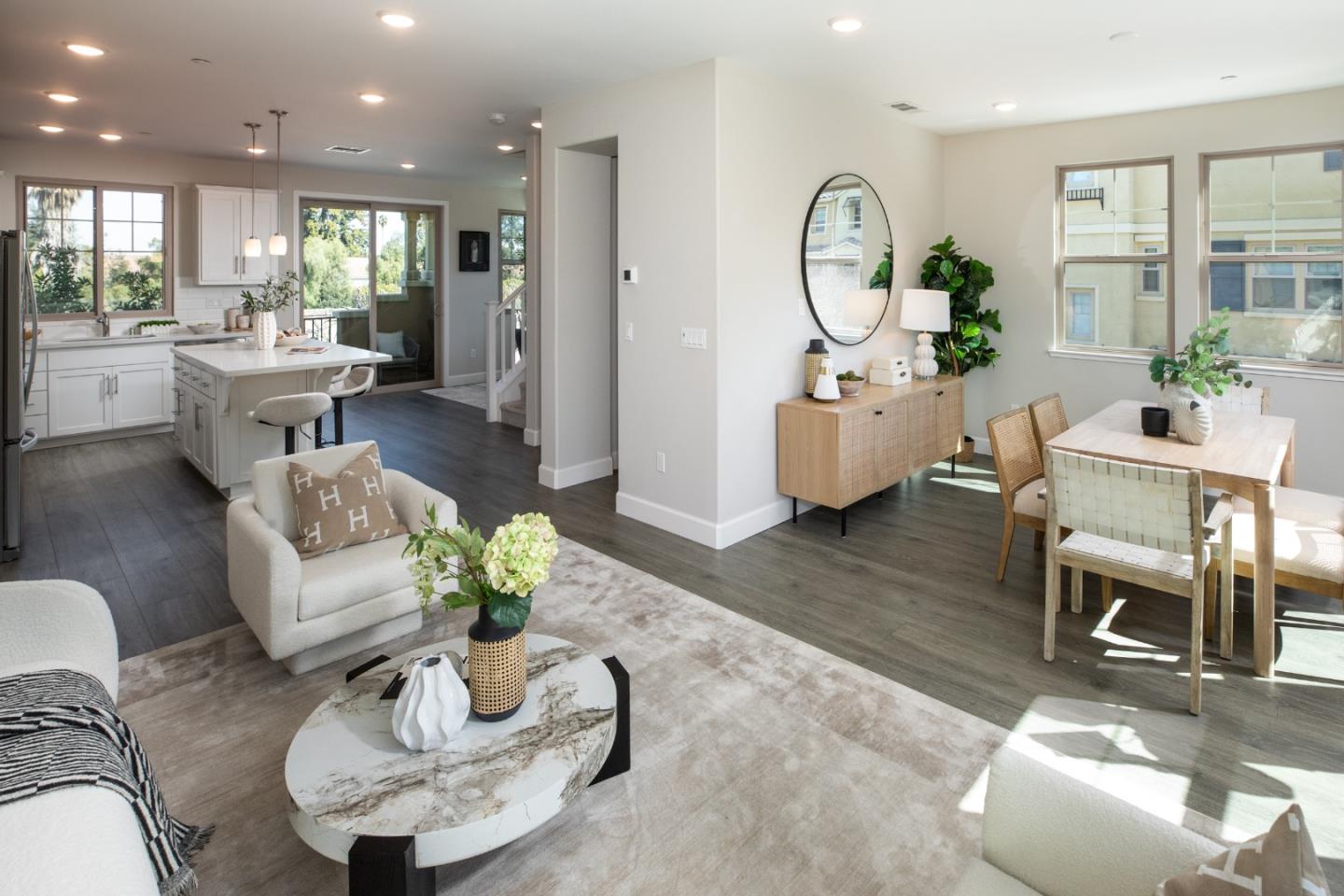 Front Image Thumbnail for ML82037290