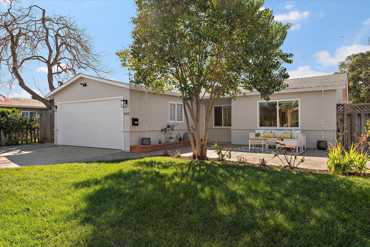 Front Image Thumbnail for ML82037342