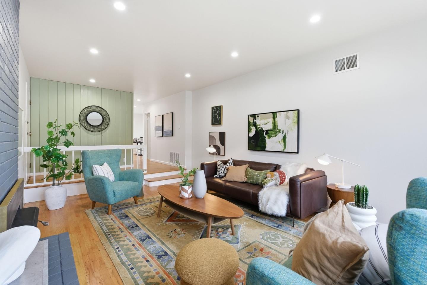 Front Image Thumbnail for ML82037359