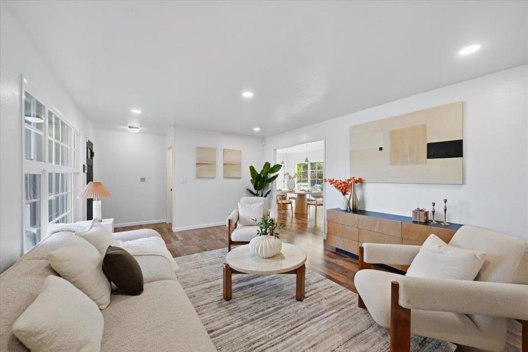 Front Image Thumbnail for ML82037400