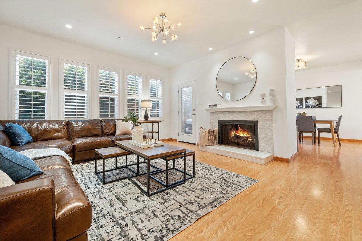 Front Image Thumbnail for ML82037410