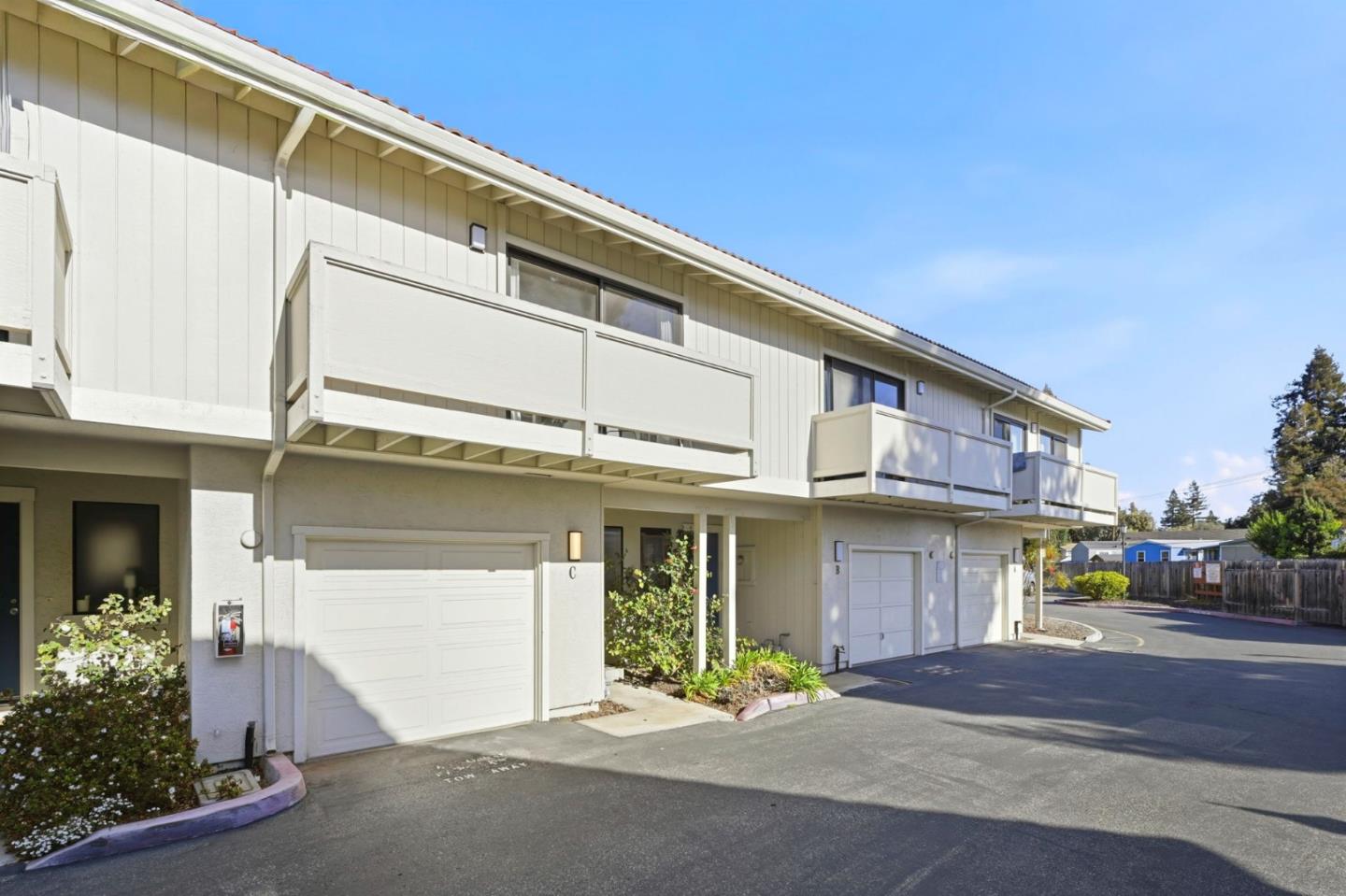 Front Image Thumbnail for ML82037420