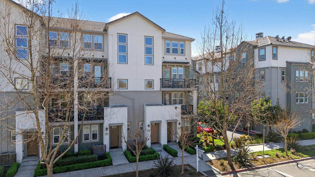 Front Image Thumbnail for ML82037428