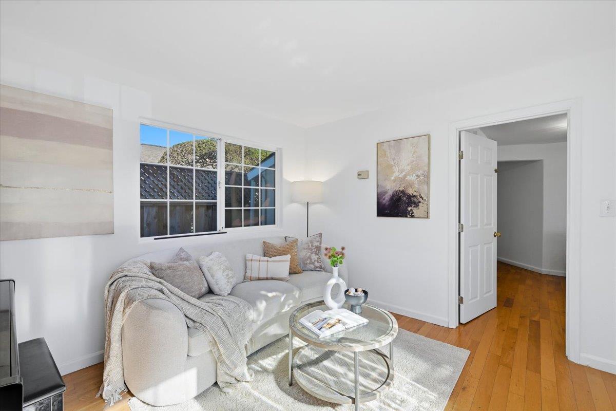 Front Image Thumbnail for ML82037441