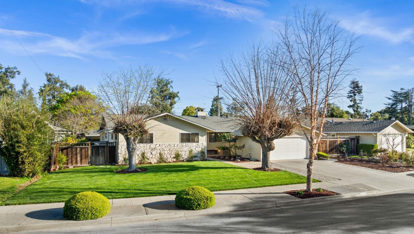 Front Image Thumbnail for ML82037510