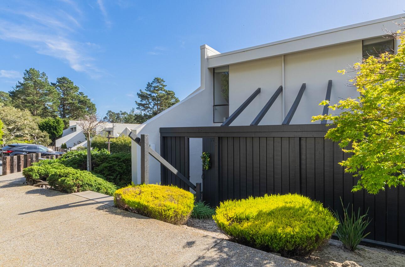 Front Image Thumbnail for ML82037518