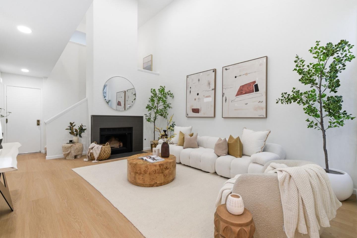 Front Image Thumbnail for ML82037520