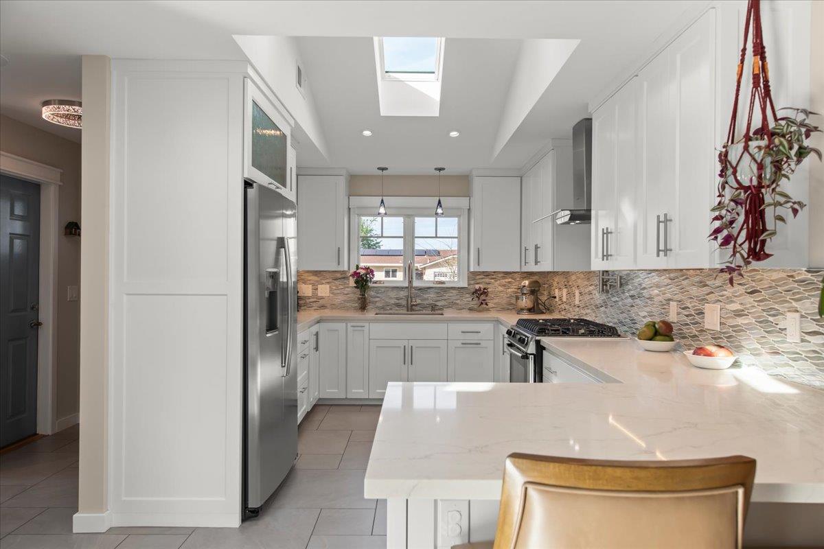 Front Image Thumbnail for ML82037541