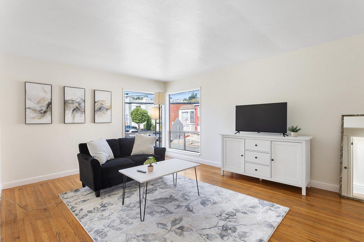 Front Image Thumbnail for ML82037551