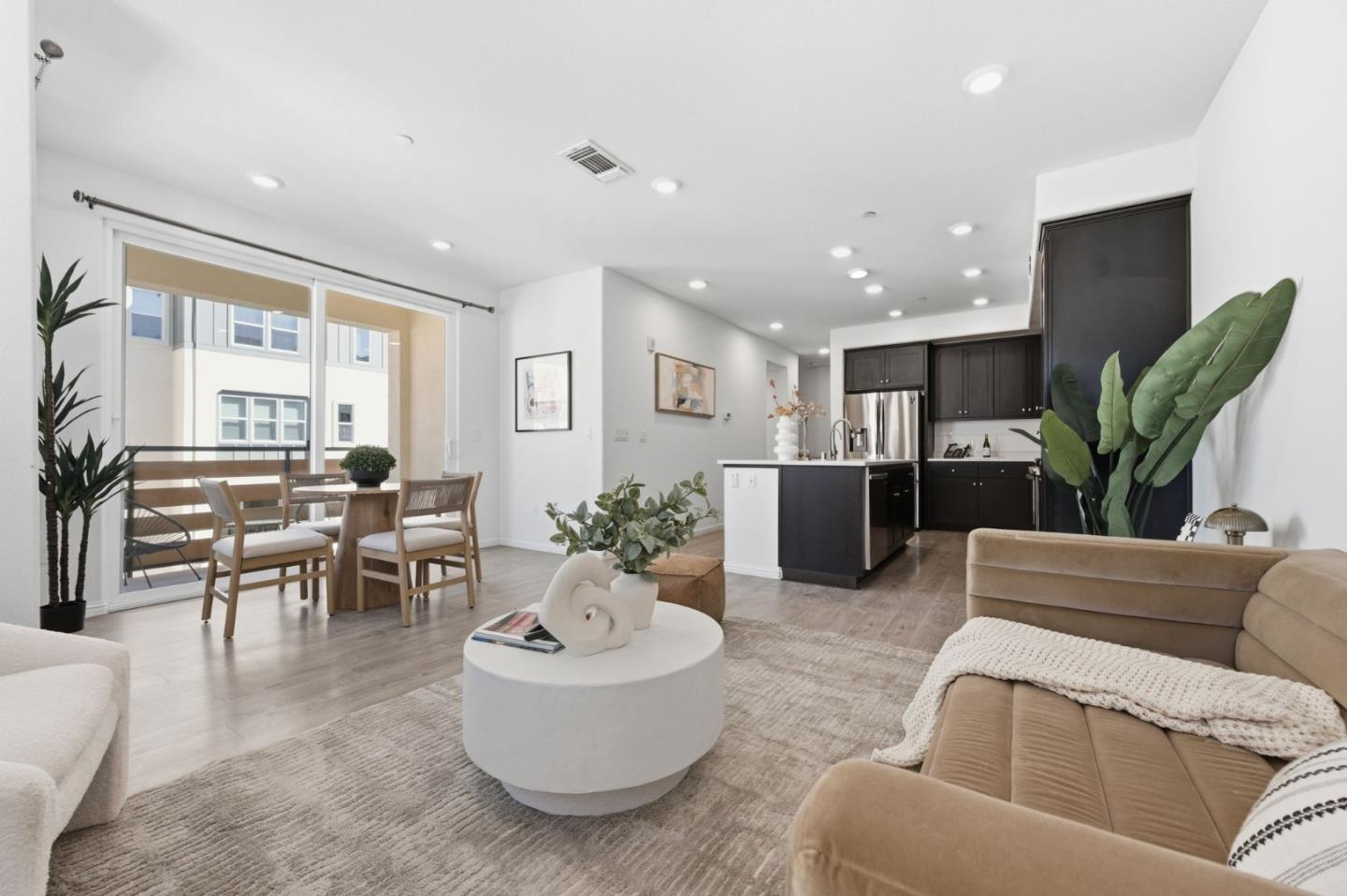 Front Image Thumbnail for ML82037558