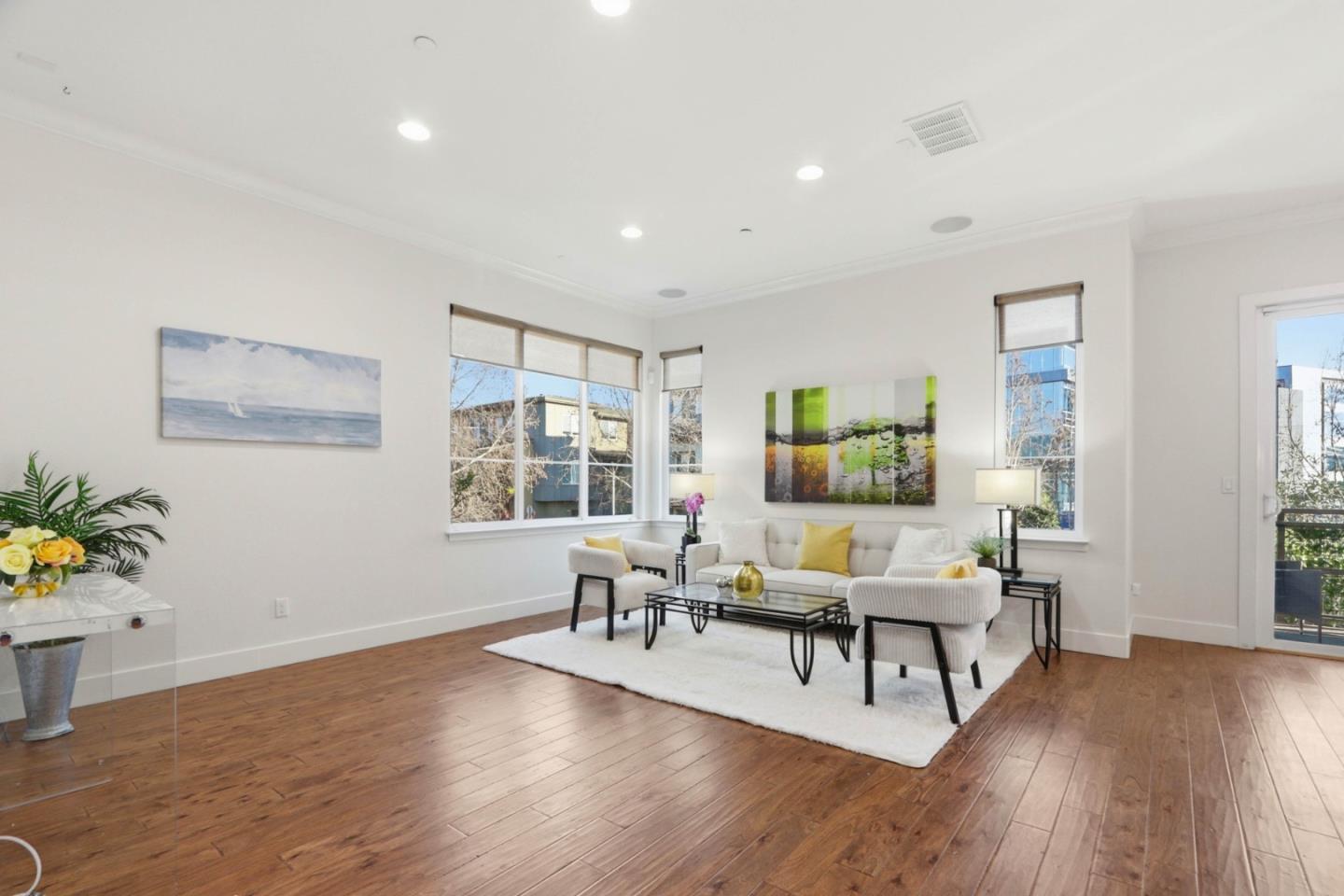 Front Image Thumbnail for ML82037618