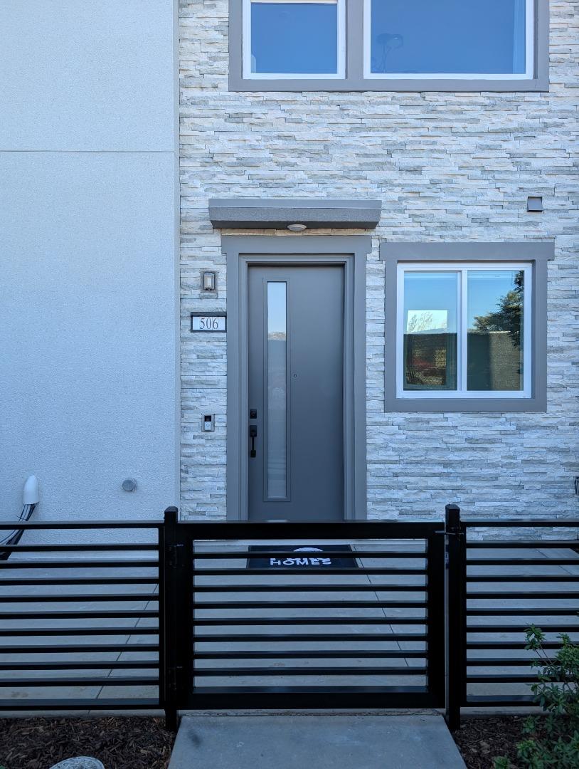 Front Image Thumbnail for ML82037654