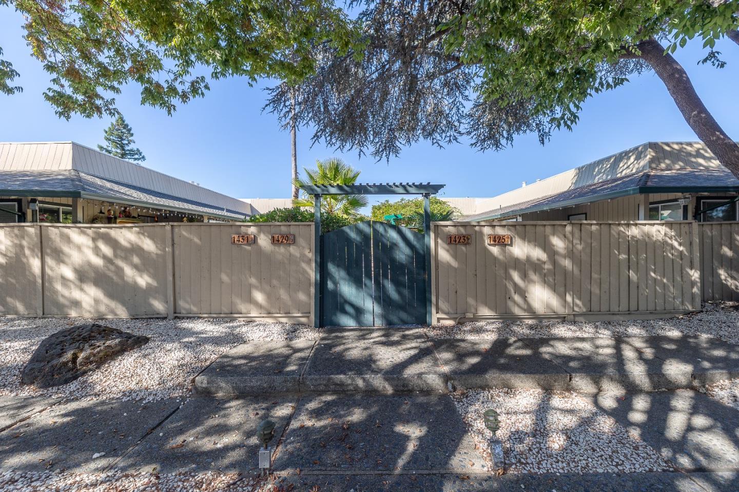 Front Image Thumbnail for ML82037662