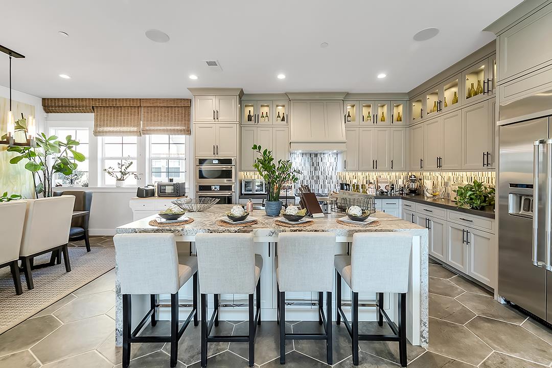 Front Image Thumbnail for ML82037682