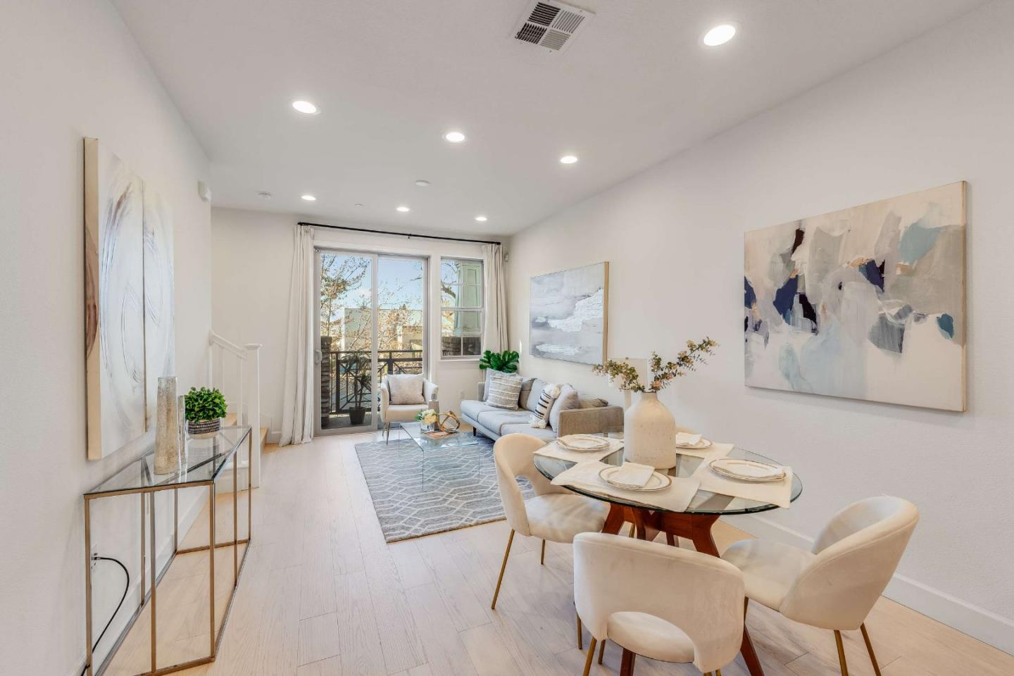 Front Image Thumbnail for ML82037714