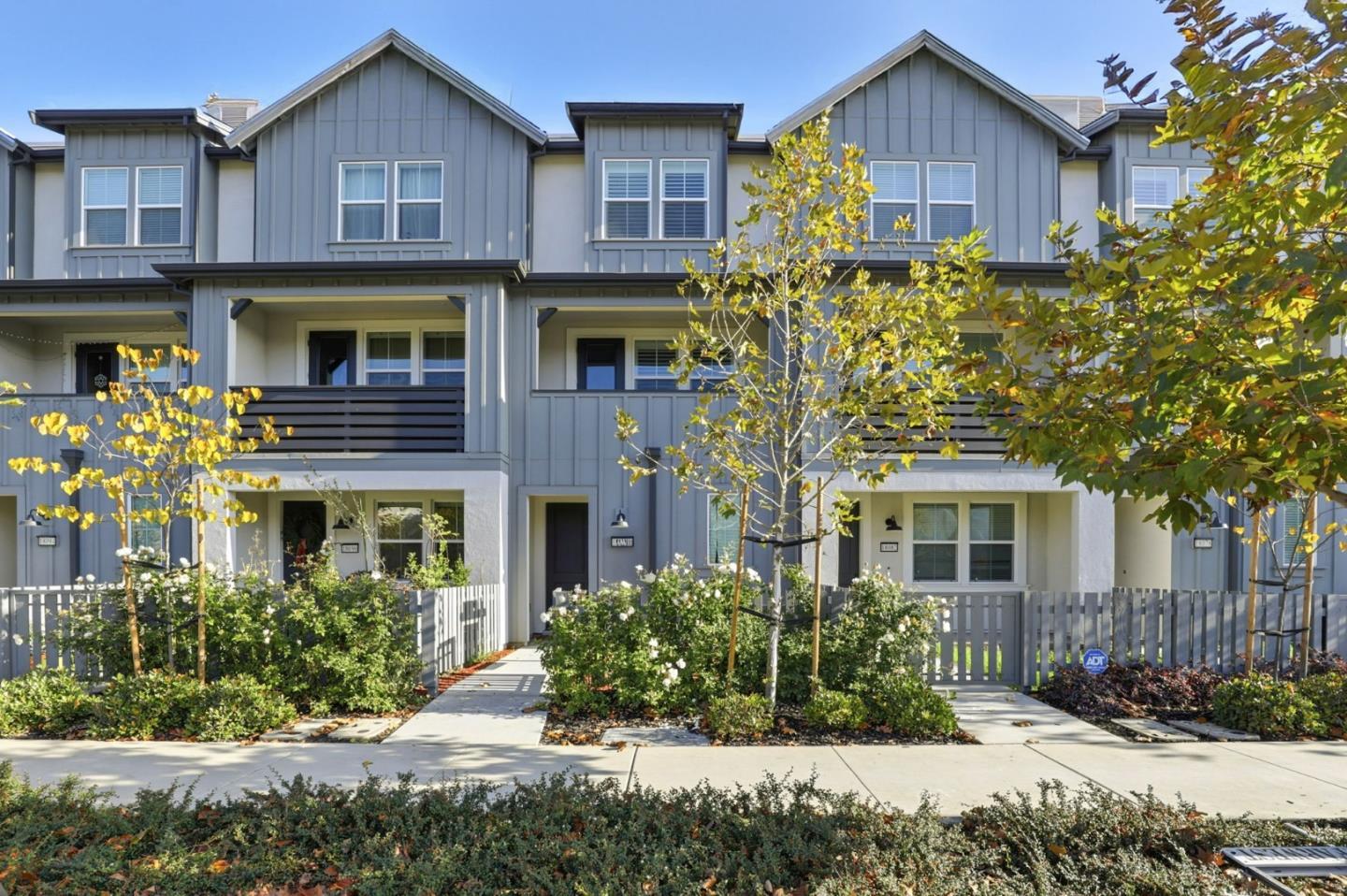 Front Image Thumbnail for ML82037799