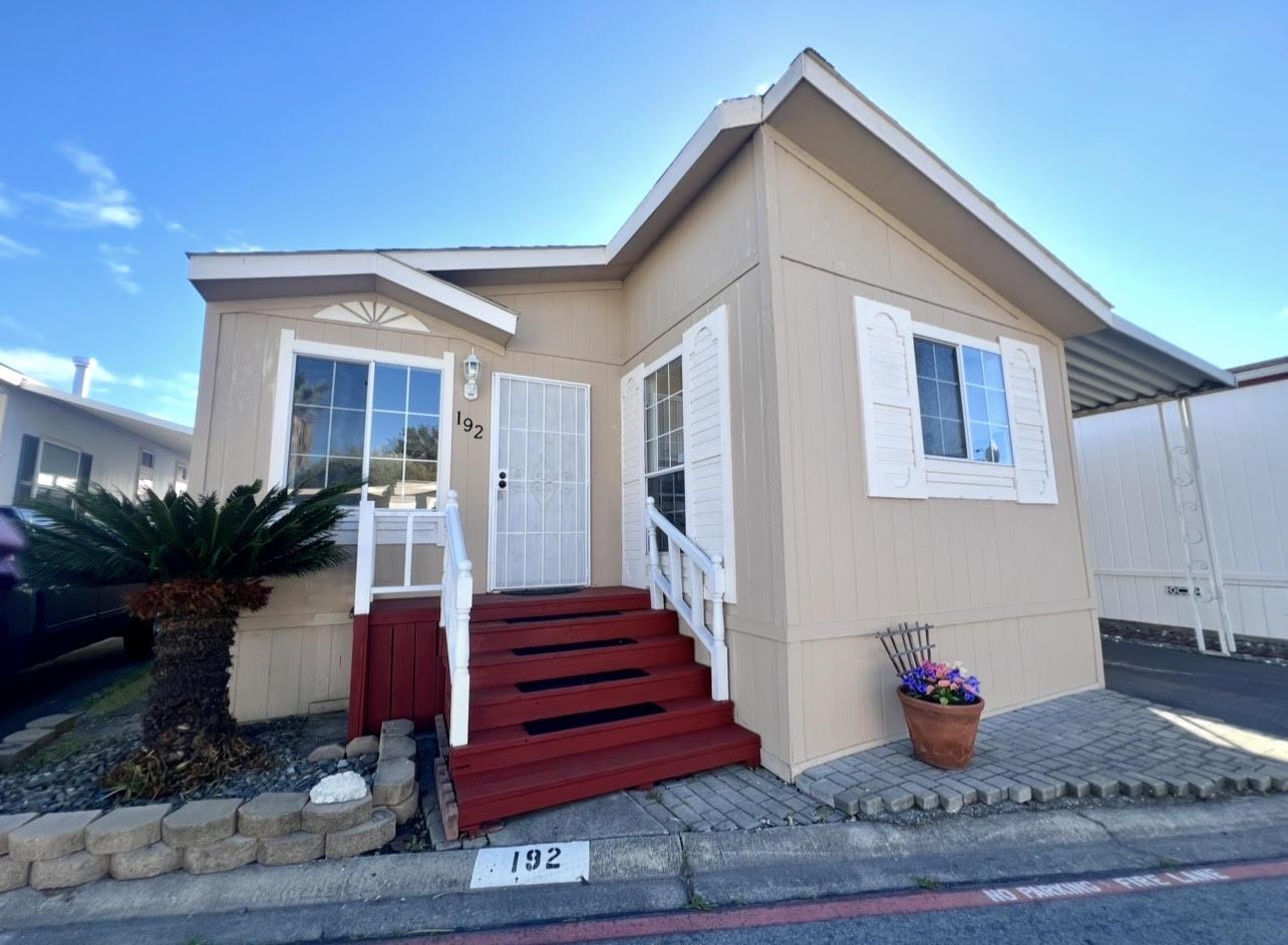 Front Image Thumbnail for ML82037859